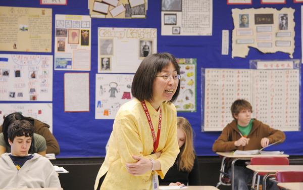 Shu-Whei Miao asks a question of a student in her Chinese III class at Highland Park Senior High in St. Paul. (Photo by Tom Olmscheid)