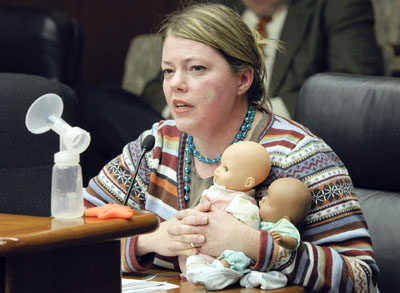 Heidi Niziolek testifies before the House Health Care and Human Services Policy and Oversight Committee Feb. 3 in support of a bill that would protect children from toxic chemicals in products  aimed for childrens use. (Photo by Andrew VonBank)